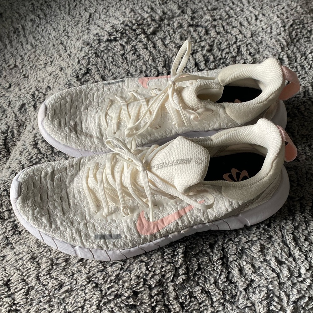 NIKE FREE RUN SHOES